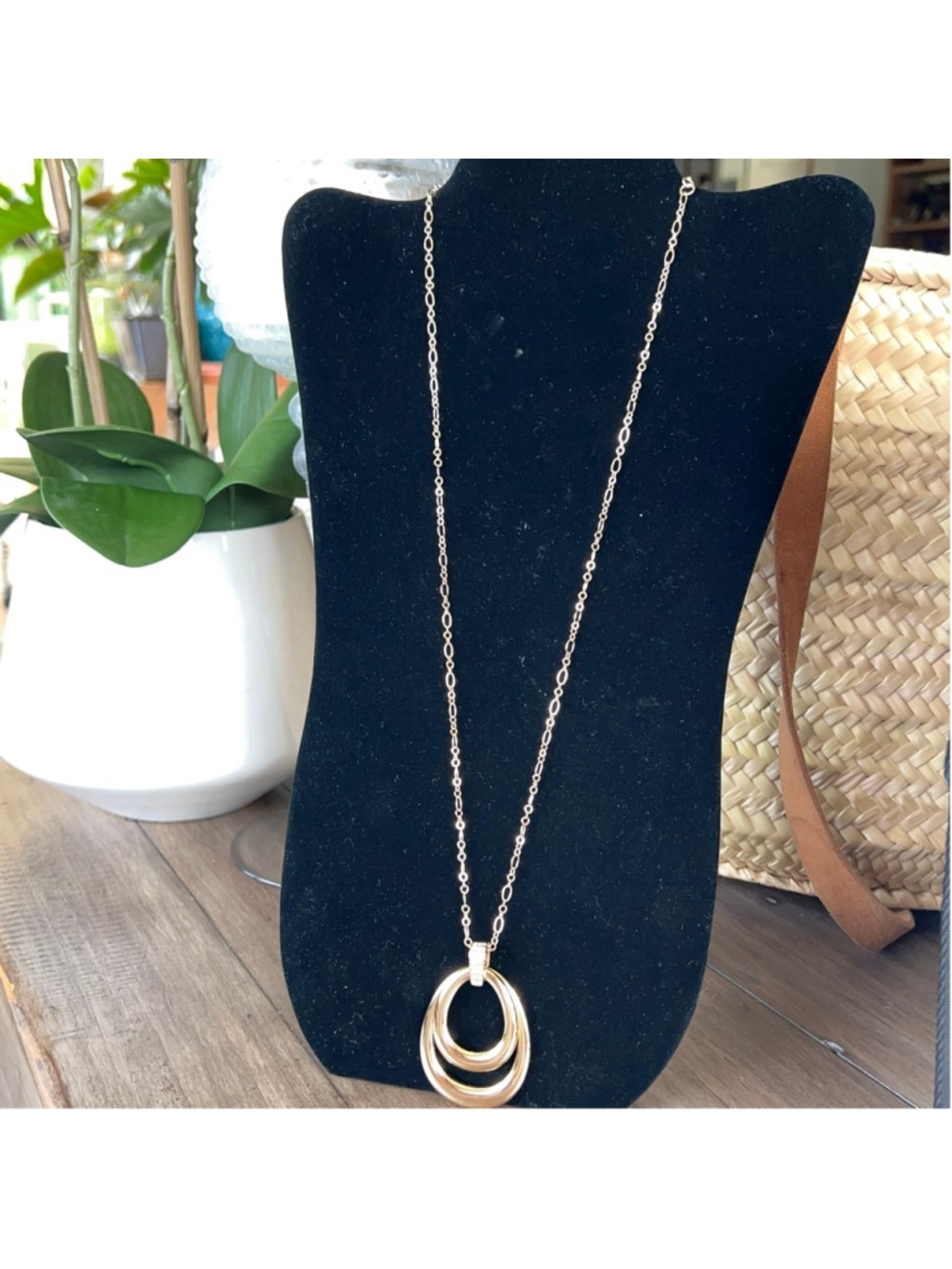 Laundry gold chain hoop necklace